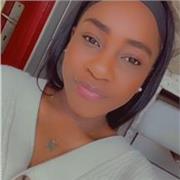 Professeure de maths qui donne un cours de Mathématiques basique